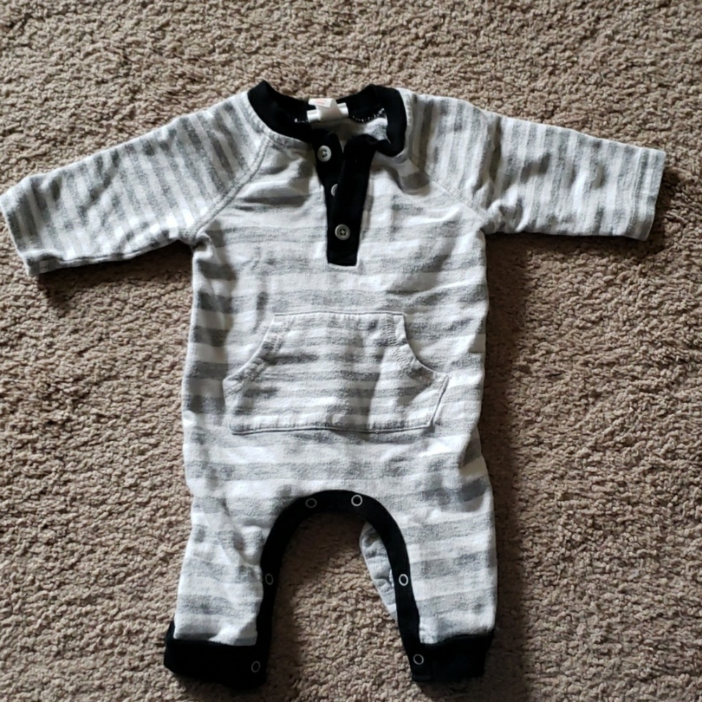 Cat and Jack Romper 0-3M